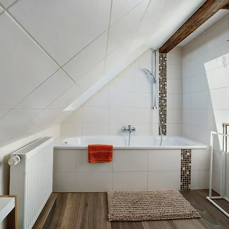 Gemuetliche In Seenaehe * Neustrelitz